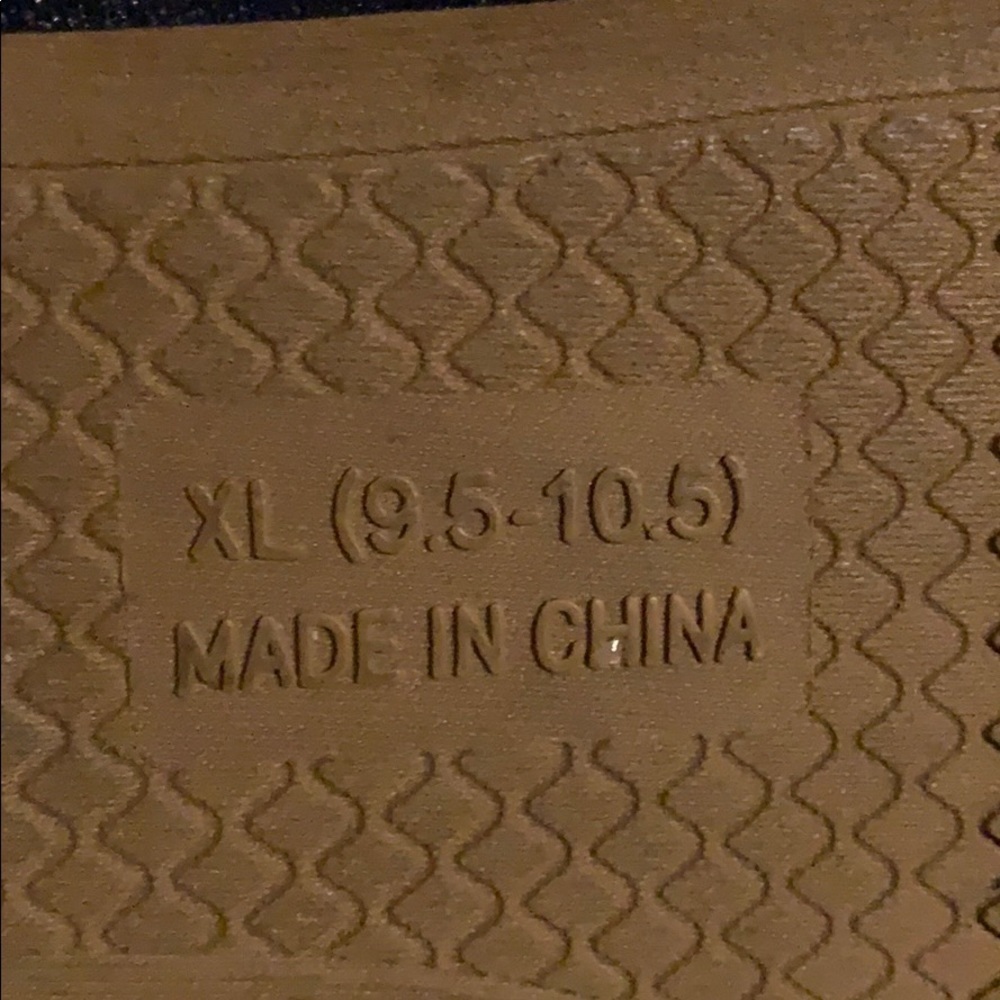 Chaps slippers size- XL(9.5-10.5) - Picture 3 of 3